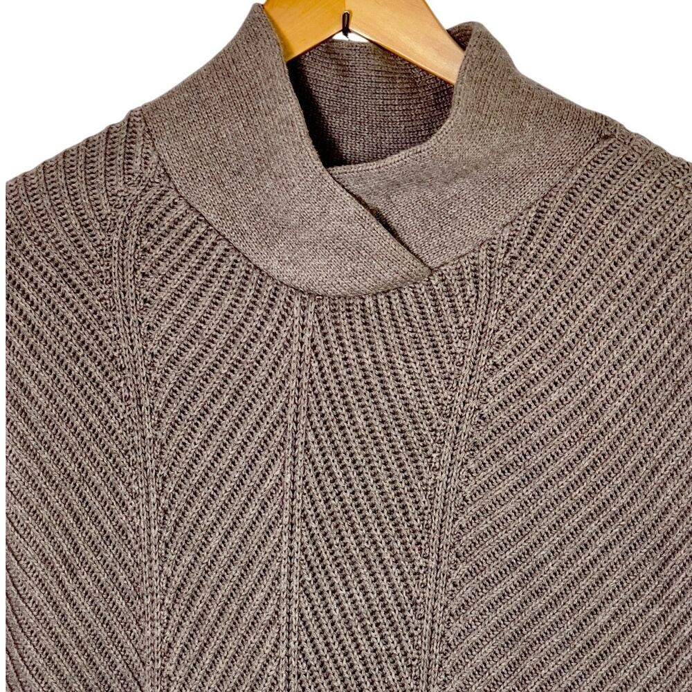 Banana Republic Small Gray Ribbed Chunky Knit Fringe Hem Sweater Poncho - Picture 3 of 5